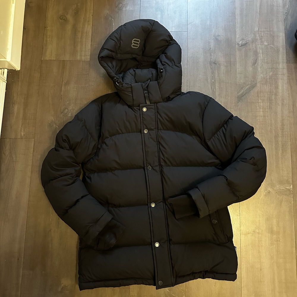 Black super puff